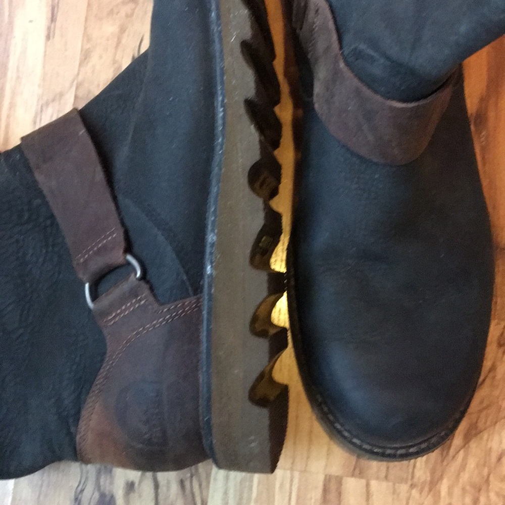 Sorel non-lined leather booties